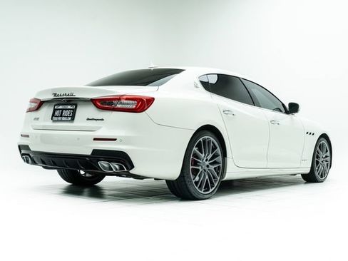 Used 2017 Maserati Quattroporte GTS GranSport RWD image 12