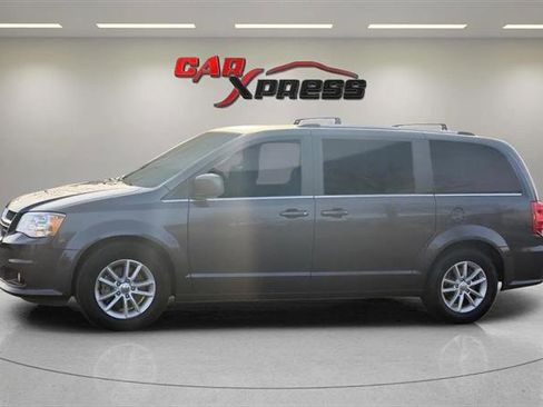 Used 2019 Dodge Grand Caravan SXT image 10