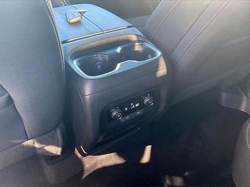 Used 2025 Chevrolet Traverse LT image 22