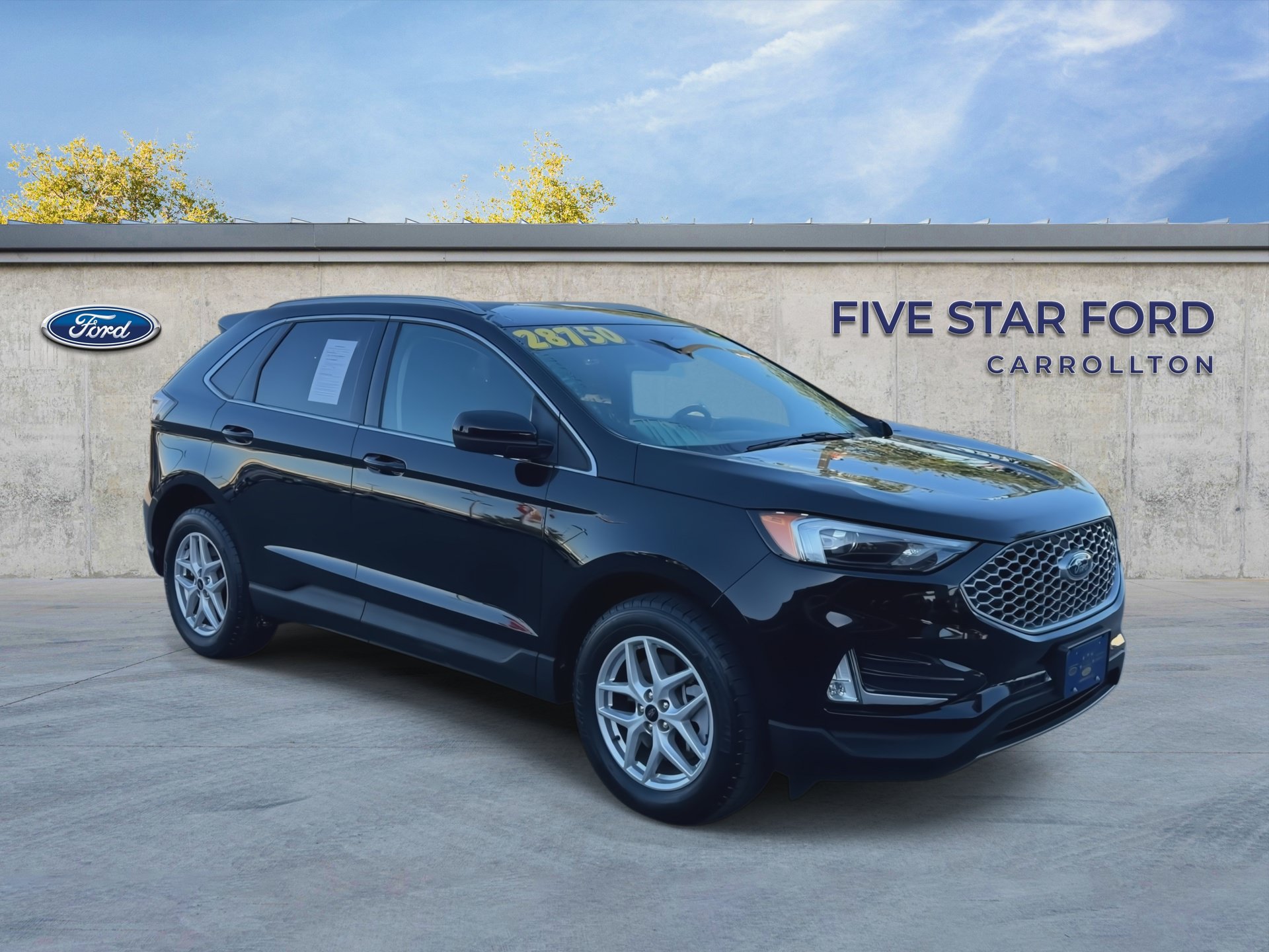 Certified 2024 Ford Edge SEL w/ Convenience Package AWD/4WD image 2