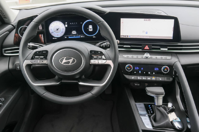New 2026 Hyundai Elantra Limited FWD image 15