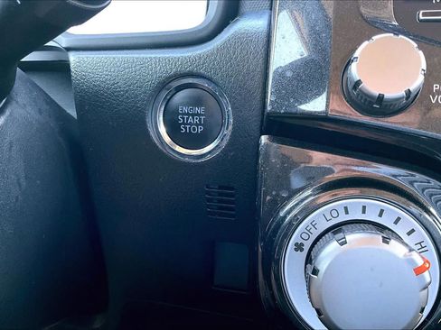 Used 2021 Toyota 4Runner Venture w/ Moonroof Package AWD/4WD image 35