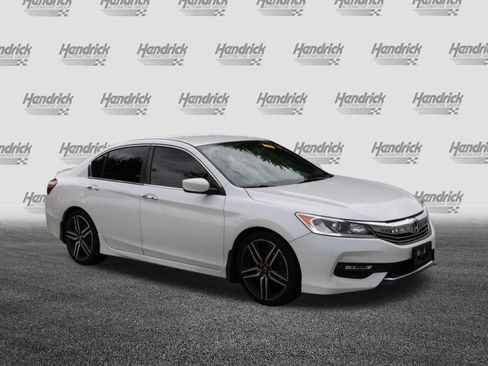 Used 2017 Honda Accord Sport image 2