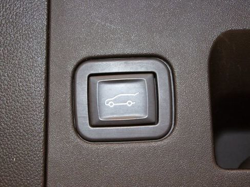 Used 2018 Cadillac XT5 Premium Luxury image 15