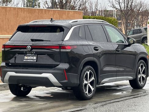 New 2026 Volkswagen Tiguan SE image 4