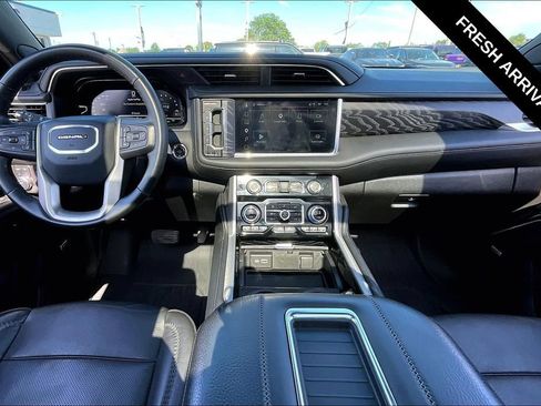 Used 2023 GMC Yukon XL Denali AWD/4WD image 7