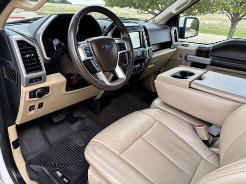 Used 2019 Ford F150 Lariat image 22