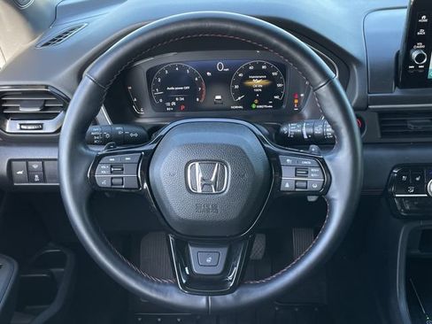 Certified 2025 Honda Pilot Black Edition image 11