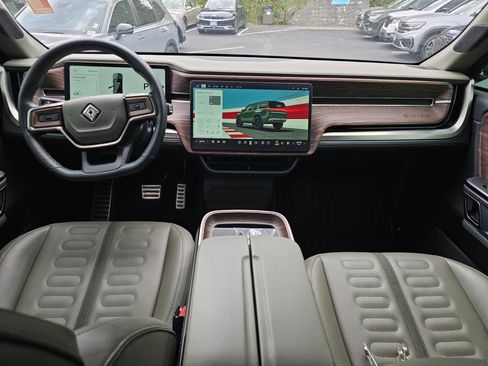 Used 2023 Rivian R1S Adventure AWD/4WD image 25
