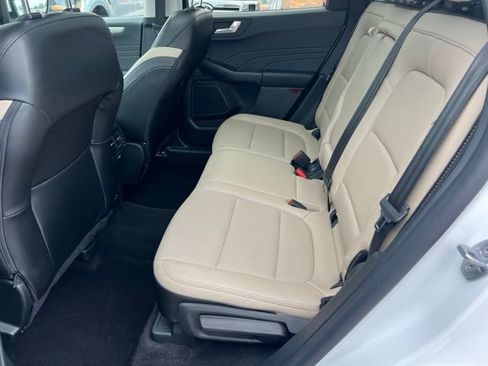 Certified 2022 Ford Escape SEL w/ Technology Package AWD/4WD image 21