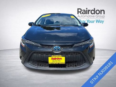 Used 2022 Toyota Corolla LE FWD image 2