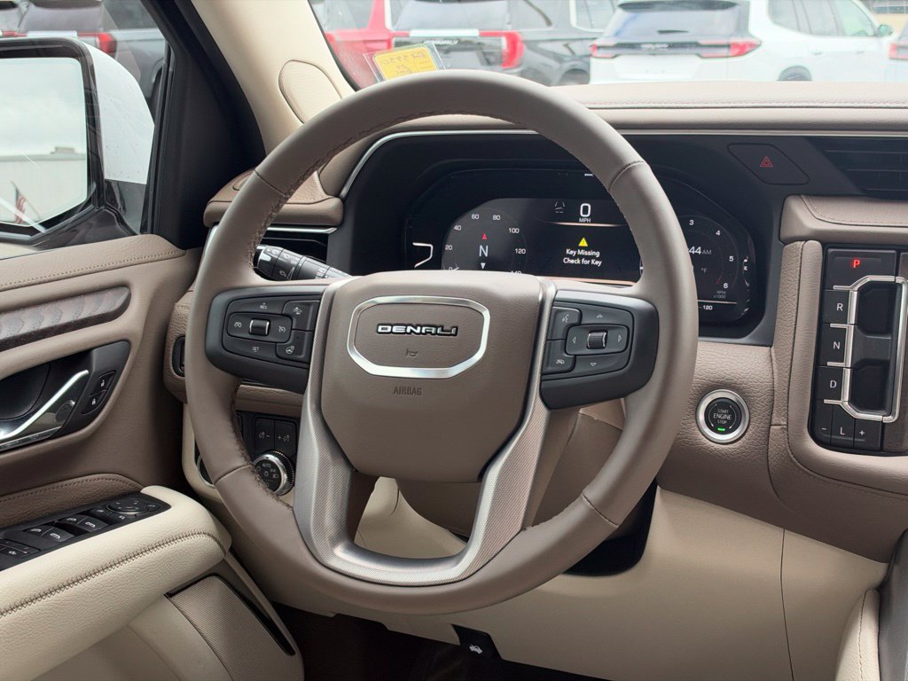 Used 2024 GMC Yukon XL Denali AWD/4WD image 14