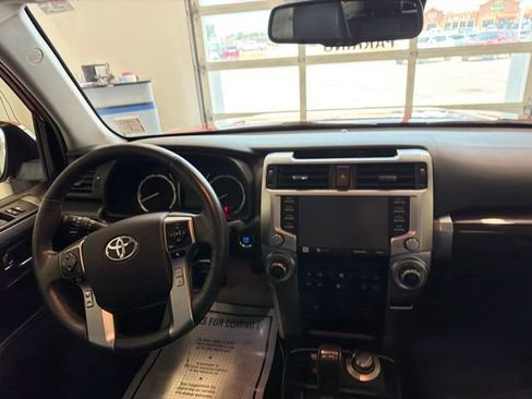 Used 2024 Toyota 4Runner Limited AWD/4WD image 24