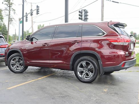 Used 2019 Toyota Highlander Limited Platinum w/ Carpet Mat Package (TMS) AWD/4WD image 11