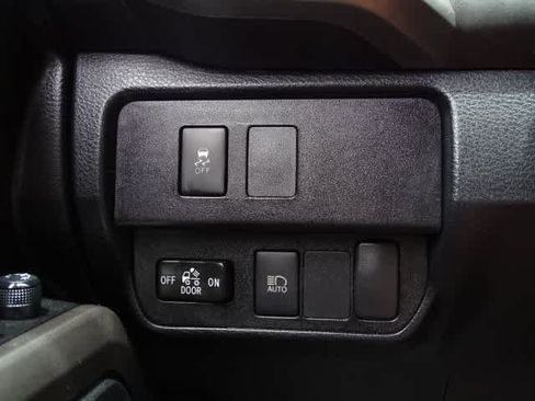 Certified 2021 Toyota Tacoma SR5 RWD image 36