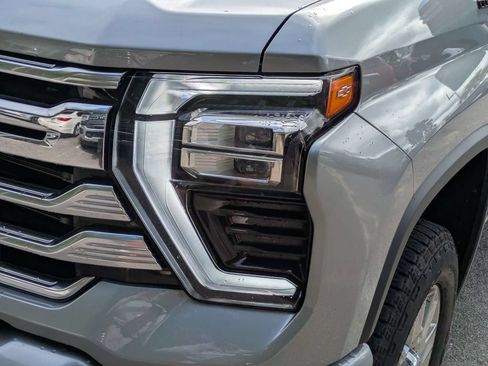Used 2025 Chevrolet Silverado 2500 High Country w/ High Country Premium Package AWD/4WD image 10