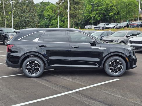 New 2026 Kia Sorento S FWD image 7