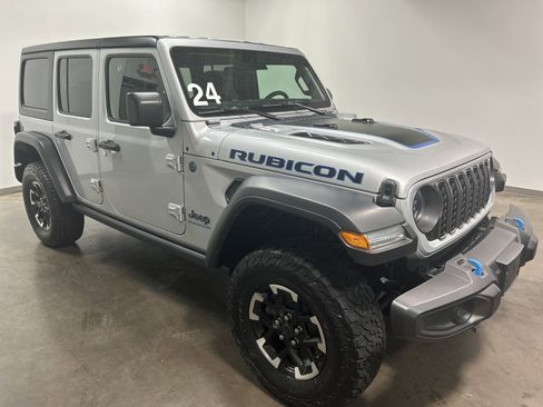 Used 2024 Jeep Wrangler Unlimited Rubicon 4xe image 2