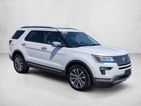Used 2019 Ford Explorer Platinum AWD/4WD image 3
