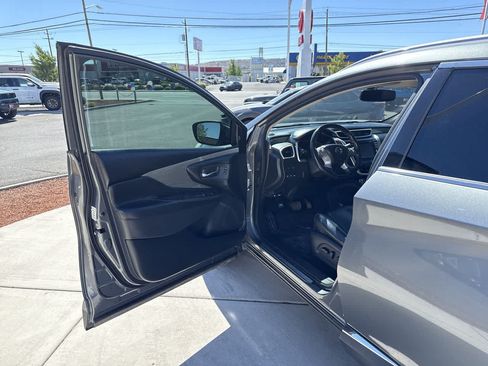 Used 2018 Nissan Murano SL w/ Moonroof Package AWD/4WD image 10
