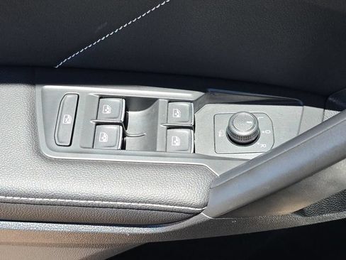 Used 2022 Volkswagen Tiguan SE FWD image 23