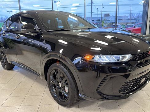 Used 2024 Dodge Hornet R/T w/ R/T Blacktop Package AWD/4WD image 3