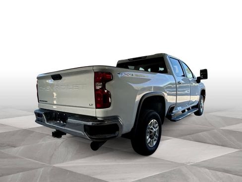 Used 2025 Chevrolet Silverado 2500 LT w/ Convenience Package AWD/4WD image 8