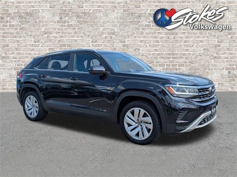 Used 2022 Volkswagen Atlas Cross Sport SE image 2