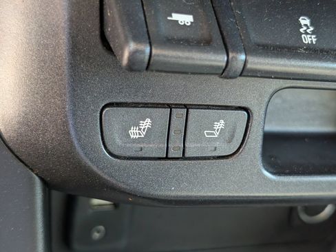 Used 2017 Chevrolet Colorado Z71 AWD/4WD image 24