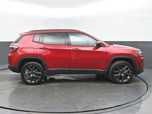 New 2026 Jeep Compass Latitude image 6