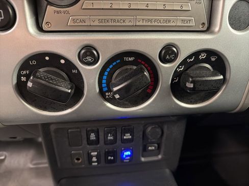 Used 2007 Toyota FJ Cruiser 4WD image 11