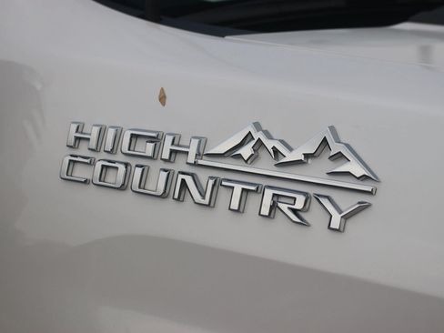Used 2023 Chevrolet Silverado 2500 High Country AWD/4WD image 10