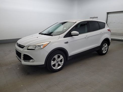 Used 2016 Ford Escape SE image 2