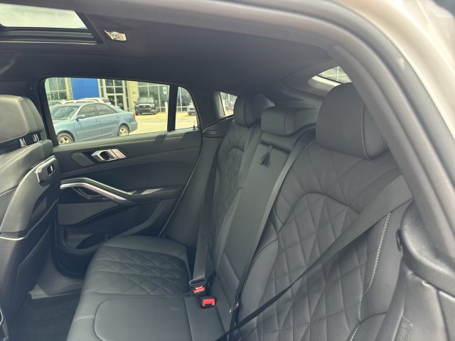 Used 2026 BMW X6 xDrive40i AWD/4WD image 26
