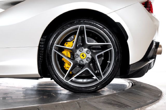Used 2021 Ferrari F8 Tributo RWD image 20