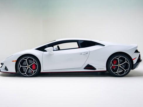 Used 2020 Lamborghini Huracan EVO image 13