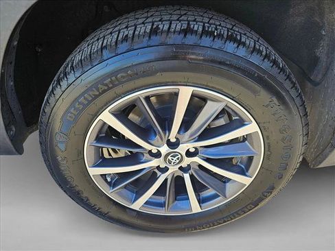 Used 2018 Toyota Highlander XLE FWD image 24