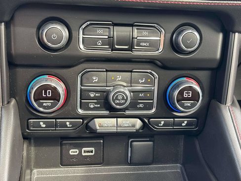 Used 2023 Chevrolet Suburban RST w/ Sport Performance Package AWD/4WD image 28