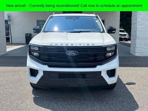 Used 2025 Ford Expedition Active AWD/4WD image 22