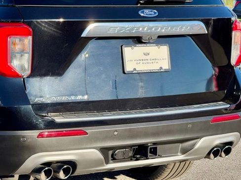 Used 2022 Ford Explorer Platinum w/ Equipment Group 601A image 9