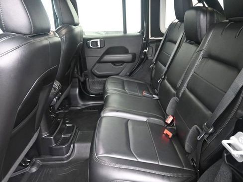 Used 2020 Jeep Wrangler Unlimited Sahara image 18
