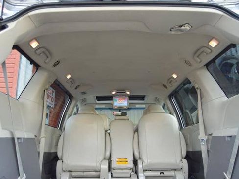 Used 2011 Toyota Sienna XLE w/ XLE Navigation Pkg FWD image 44
