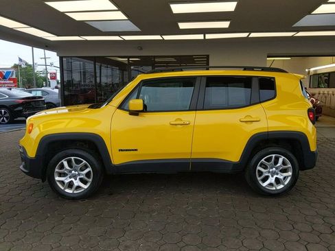 Used 2016 Jeep Renegade Latitude w/ Popular Equipment Group AWD/4WD image 11