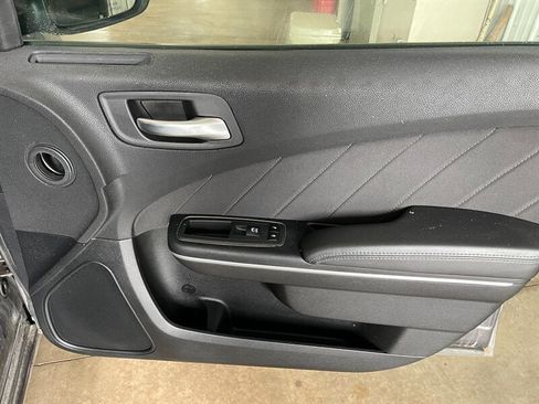 Used 2019 Dodge Charger SXT RWD image 21