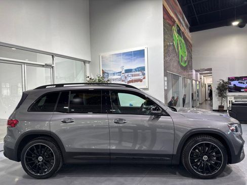 Used 2021 Mercedes-Benz GLB 250 4MATIC image 5