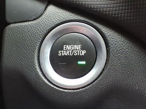 Used 2022 Chevrolet Equinox RS image 18