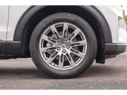Used 2025 Ford Explorer Active w/ Active Comfort Package AWD/4WD image 9