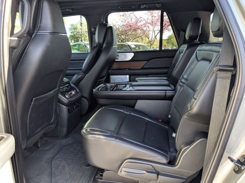 Used 2019 Lincoln Navigator L Reserve image 20