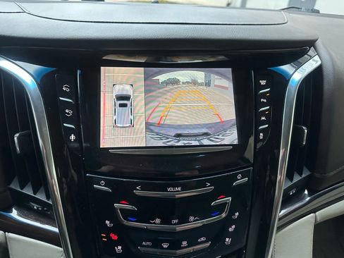 Used 2016 Cadillac Escalade Luxury image 46
