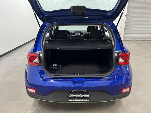 Used 2023 Hyundai Venue SEL FWD image 24
